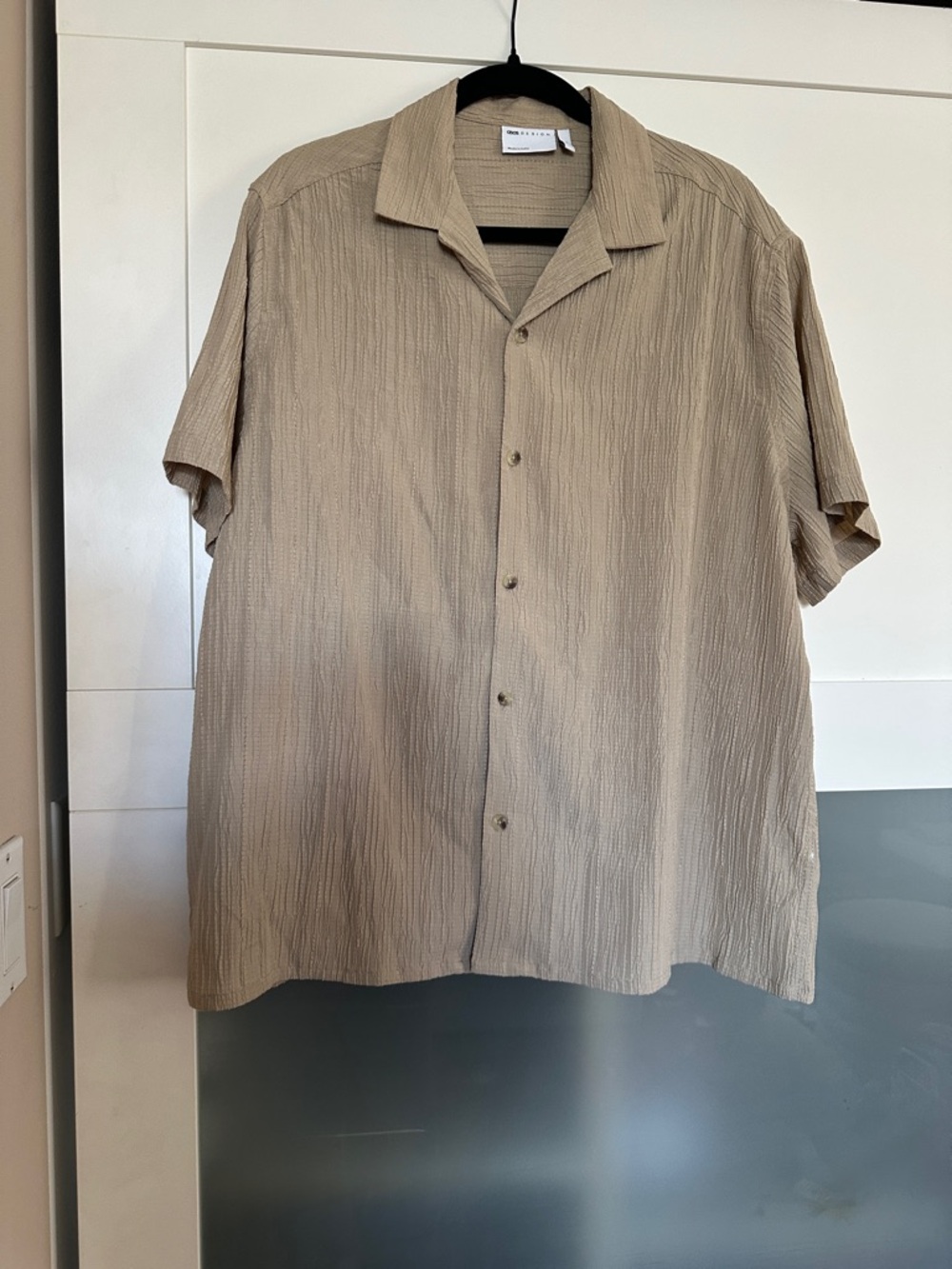 Relaxed Short-Sleeve Shirt in Beige - asos